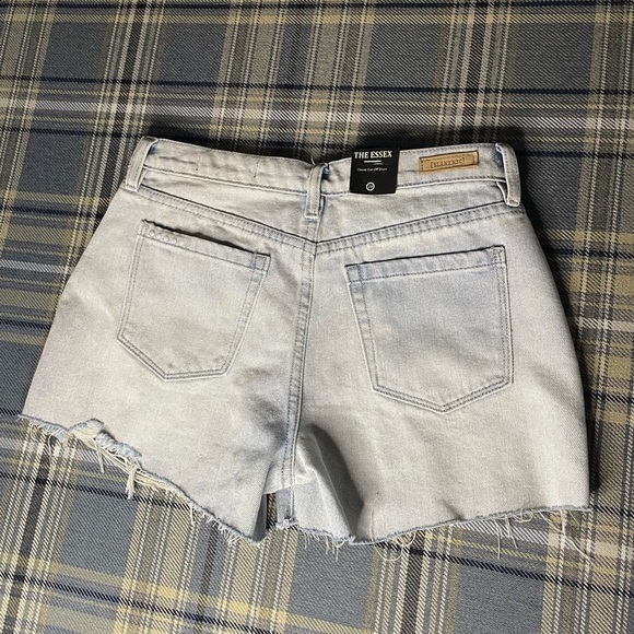 NEW BlankNYC The Essex Classic Cut Off Jean Shorts - Picture 7 of 7